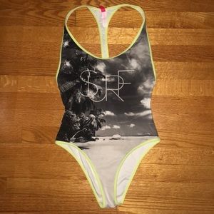 one-piece bathing suit Victoria Secret size Small